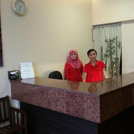 Hotel Sri Iskandar Kota Kinabalu Bagian luar foto